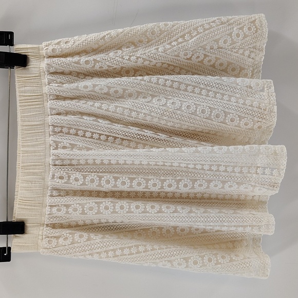 Ark & Co Mini A Line Skirt Size Small Cream Brocade Lace Overlay Lined - Picture 4 of 4